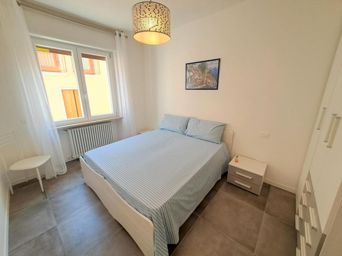 Lux Family Apartment Бардолино Экстерьер фото