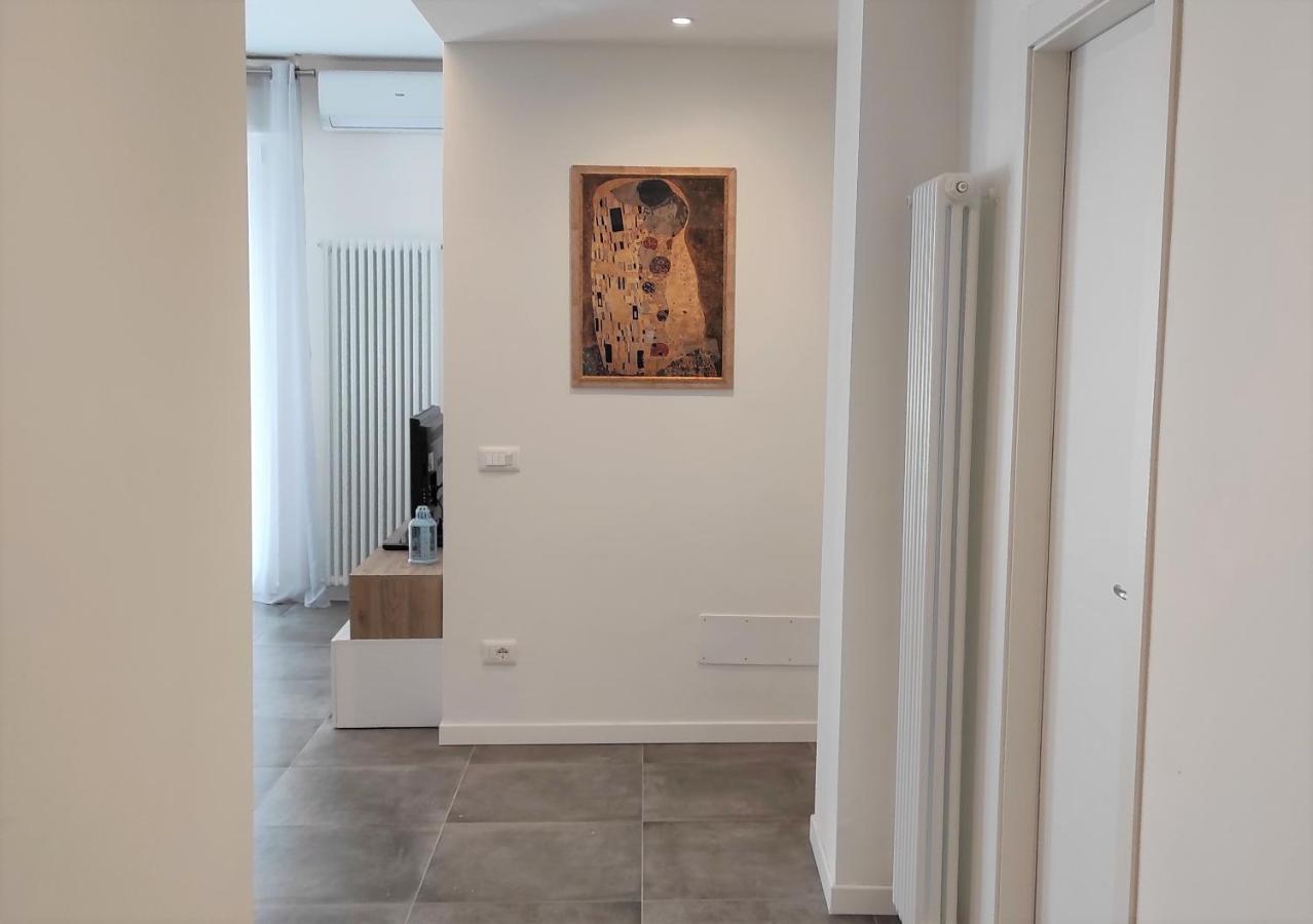 Lux Family Apartment Бардолино Экстерьер фото