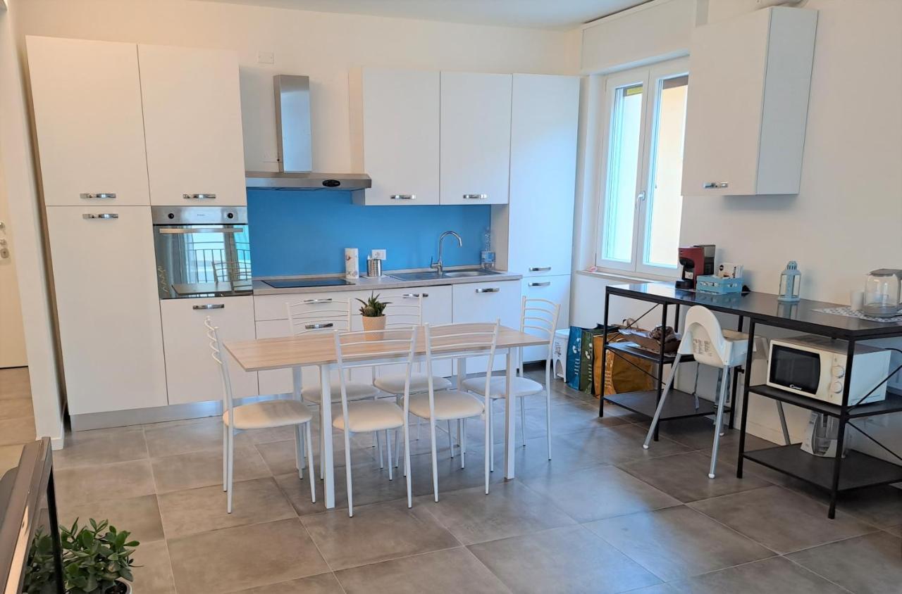 Lux Family Apartment Бардолино Экстерьер фото